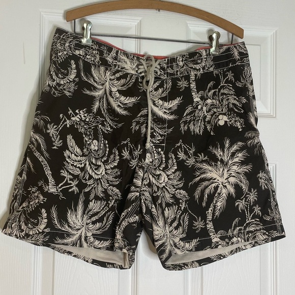 J. Crew Other - J CREW The Original Board Short in black/white palm tree print - 33